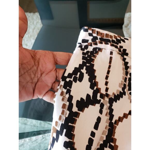 Worthington Pencil Skirt Womens Size 12 White Geo Print Cotton Stretch Back Zip - Picture 11 of 11